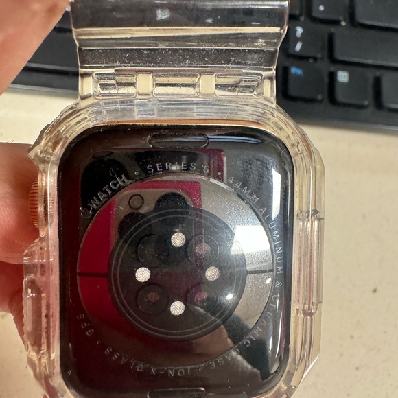 Apple watch series 6 w/ GPS 44m band - Picture 2 of 4